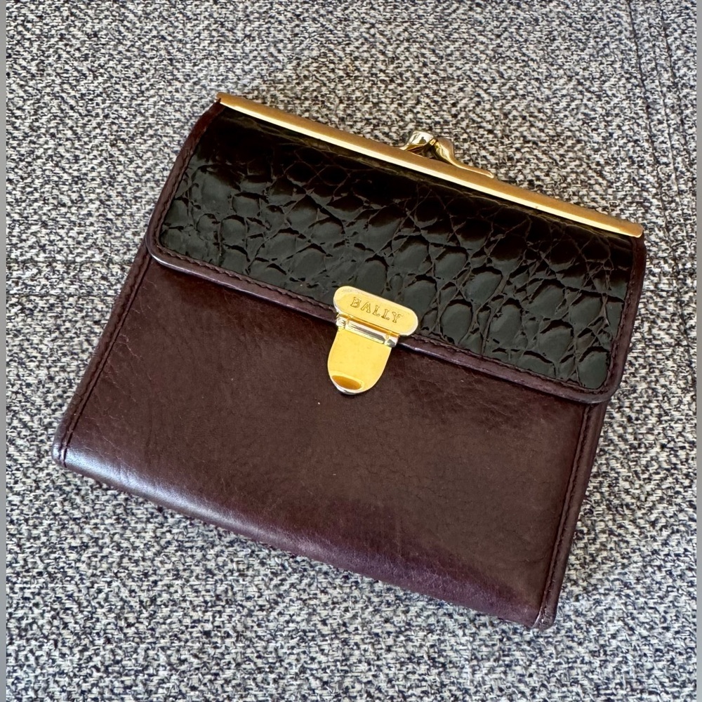 Bally Two-Tone Leather Kiss-lock Wallet